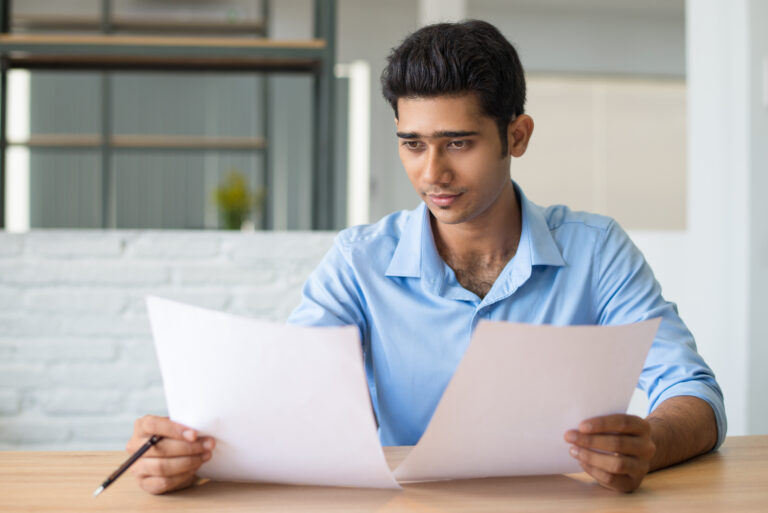 Ilustrasi invoice endorse untuk content creator dan influencer dalam administrasi bisnis digital modern
