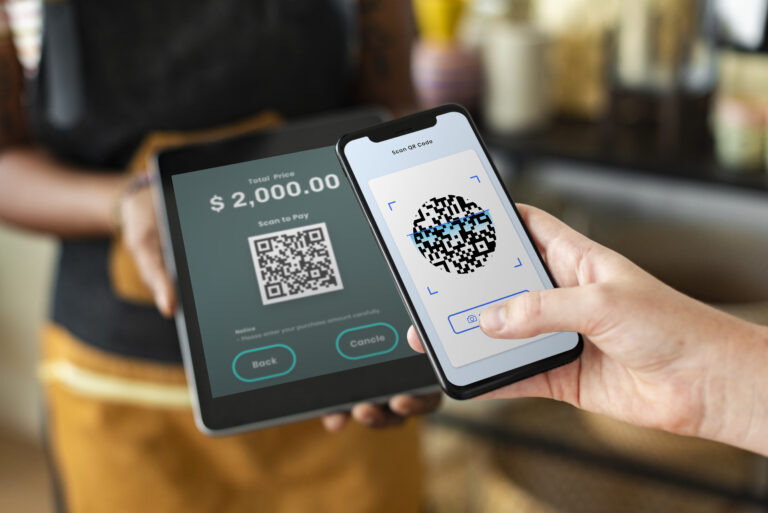 Ilustrasi pembayaran QRIS lintas negara di China menggunakan aplikasi mobile banking Indonesia